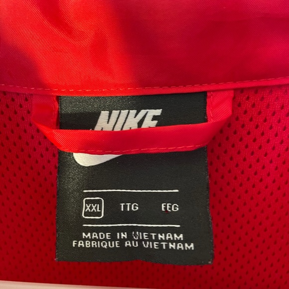 Nike Rain Jacket - Picture 4 of 4